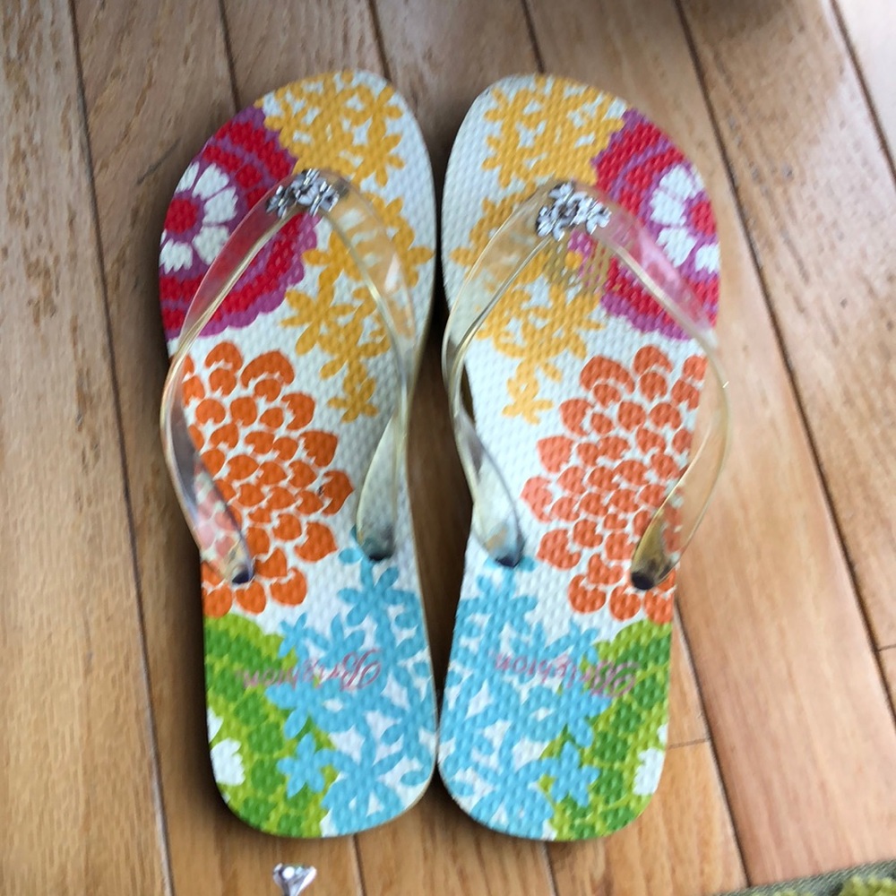 Brighten flip flops